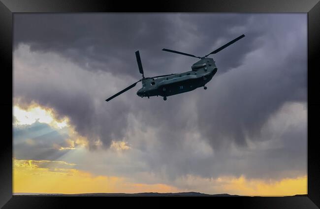 Chinook Helicopter Framed Print by David Martin