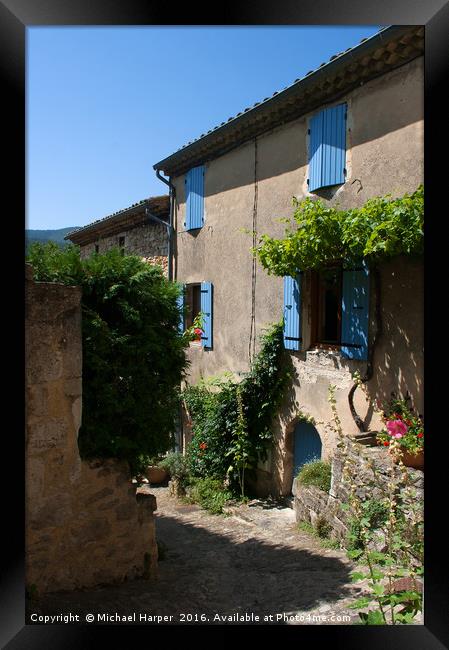 Traditional French house with shutters and Arch do Framed Print by Michael Harper