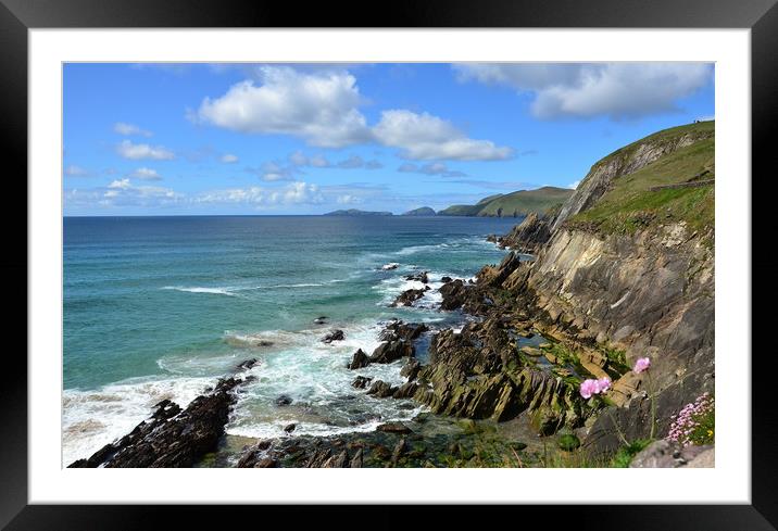 Coumeenole  Framed Mounted Print by barbara walsh