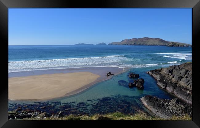 Coumeenole beach Framed Print by barbara walsh