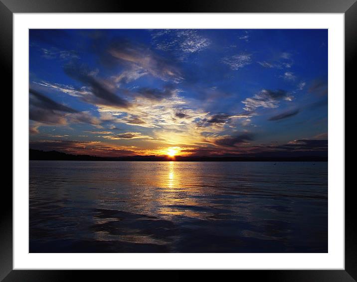 Sunset on The Firth of Forth. Framed Mounted Print by Kevin Dobie