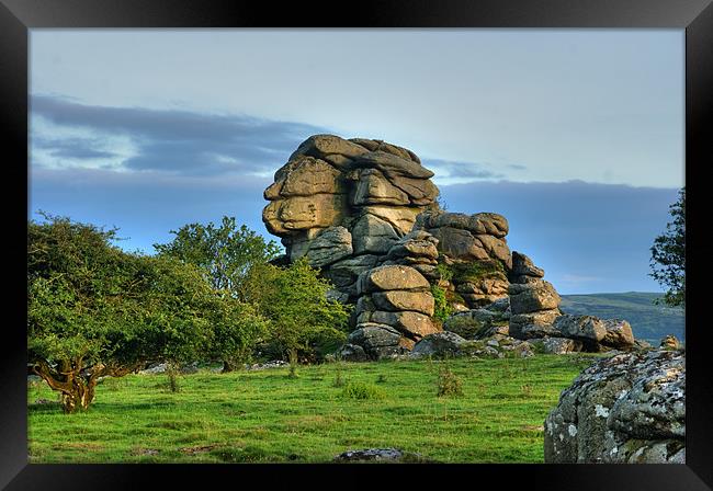 Vixen Tor / The Sphinx of Dartmoor Framed Print by kevin wise