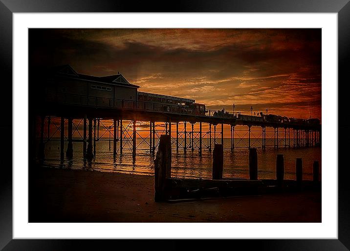 Teignmouth Sunrise Framed Mounted Print by kevin wise