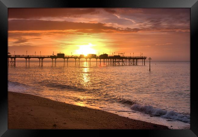 Teignmouth sunrise 2                               Framed Print by kevin wise