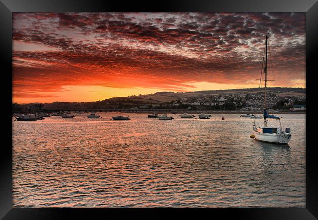 Teignmouth sunset 1                                Framed Print by kevin wise