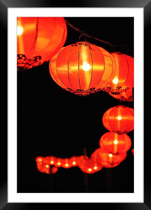 Lighting the way Framed Mounted Print by DROO Photographer