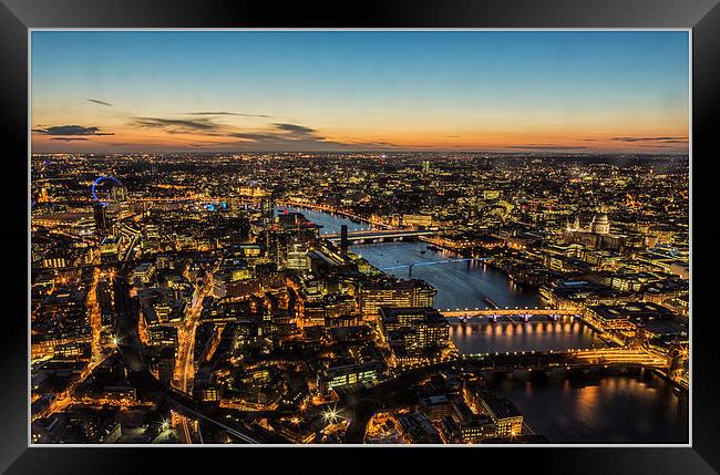 London Skyline Sunset Framed Print by stuart bennett