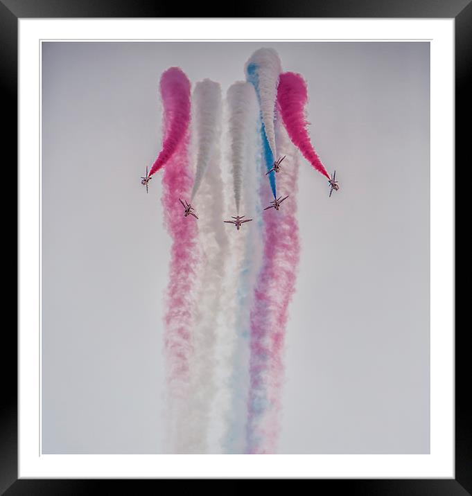  The Red Arrows Framed Mounted Print by stuart bennett