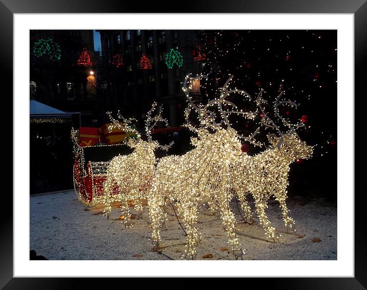 Christmas is Here! Framed Mounted Print by Eleanor McCabe