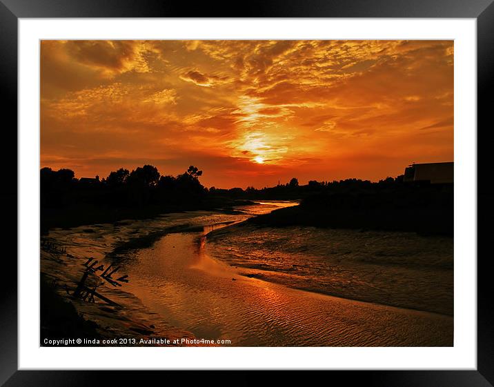 red sky at night....... Framed Mounted Print by linda cook