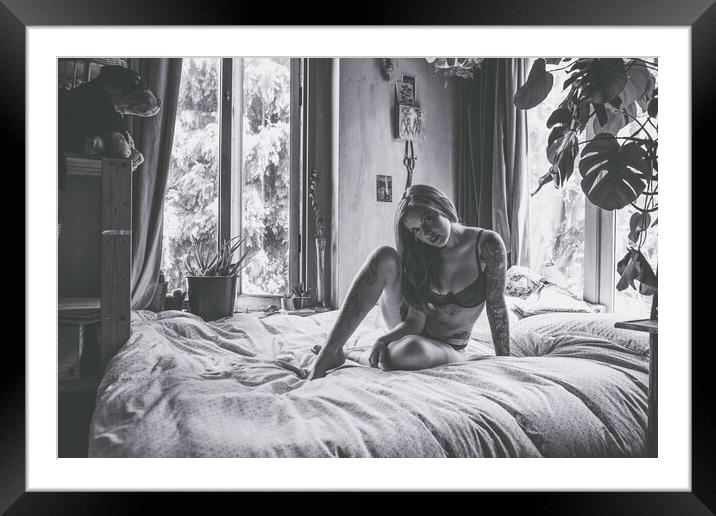 Anna Quinn - Time Stands Still - Art Nude and Erot Framed Mounted Print by Henry Clayton