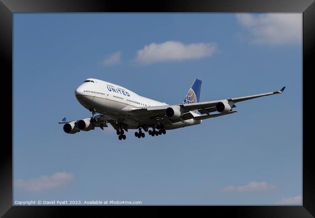 United Airlines Boeing 747-422  Framed Print by David Pyatt