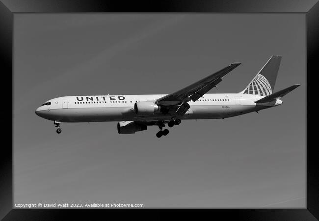 United Airlines Boeing 767 Framed Print by David Pyatt