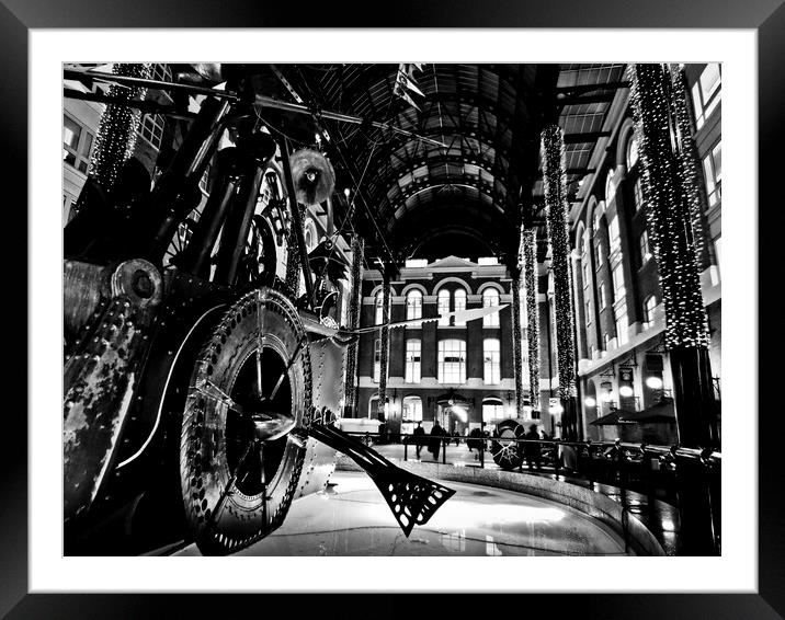 Hays Galleria London Framed Mounted Print by David Pyatt