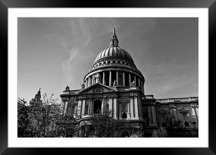 St Pauls Cathedral London Framed Mounted Print by David Pyatt