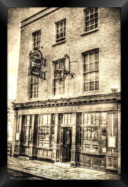 The Gipsy Moth Pub Greenwich Framed Print by David Pyatt