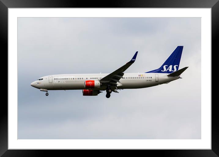 Scandinavian Airlines Boeing 737 Framed Mounted Print by David Pyatt
