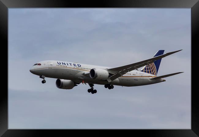 United Airlines Boeing 787 Framed Print by David Pyatt