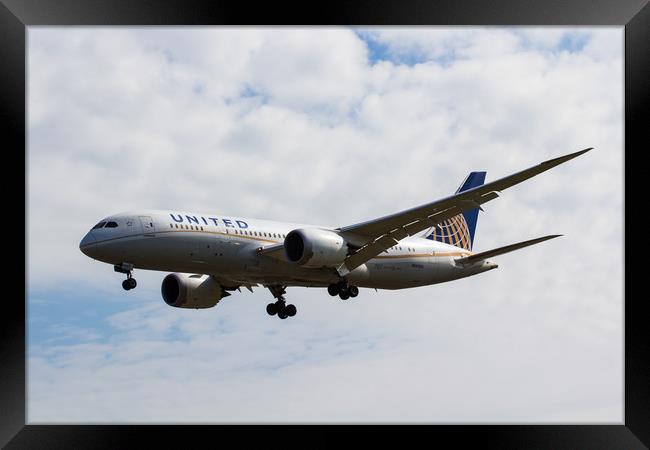 United Airlines Boeing 787 Framed Print by David Pyatt