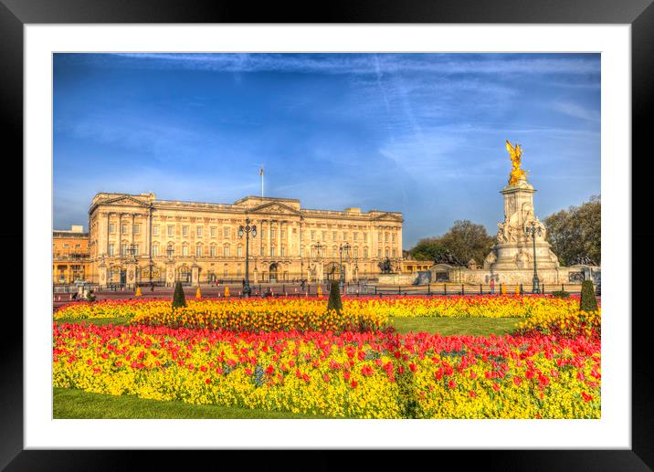 Buckingham Palace London Framed Mounted Print by David Pyatt