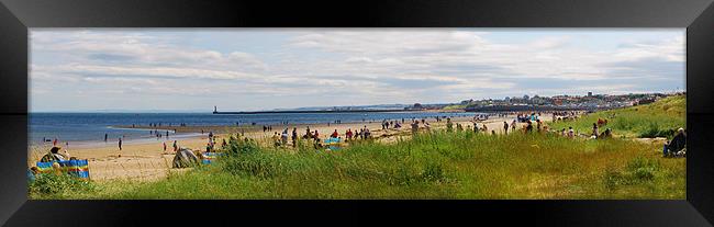 Seaburn beach panorama Framed Print by eric carpenter