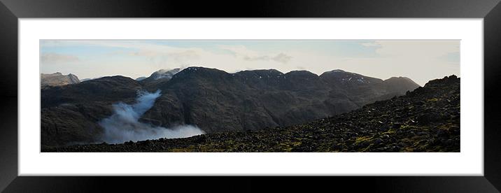 scafell masif Framed Mounted Print by eric carpenter
