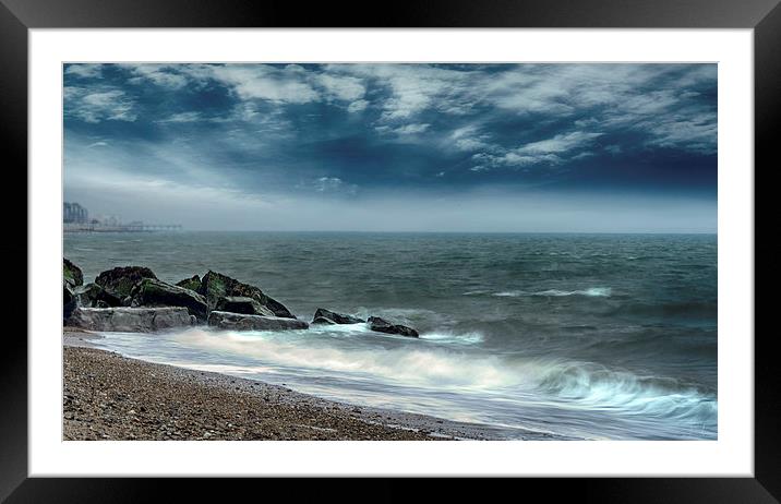 BOGNOR BEACH Framed Mounted Print by Rob Toombs