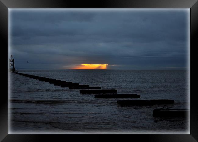 tranquil Framed Print by sue davies