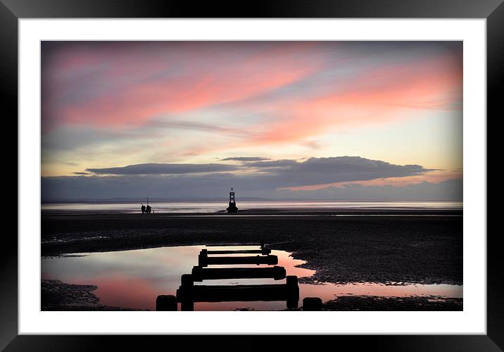  amazing sky,another place Framed Mounted Print by sue davies