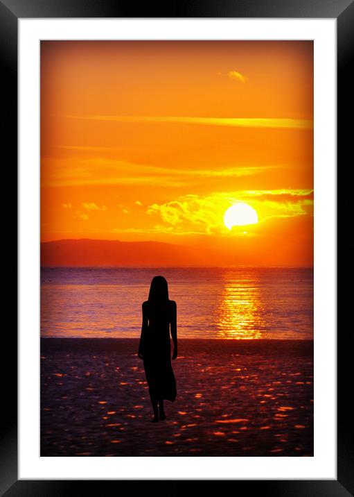 watching the sun set Framed Mounted Print by sue davies
