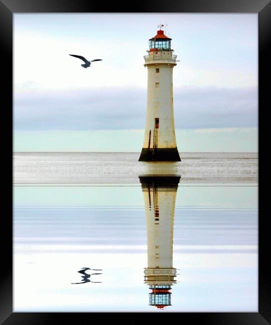 perch rock lighthouse Framed Print by sue davies