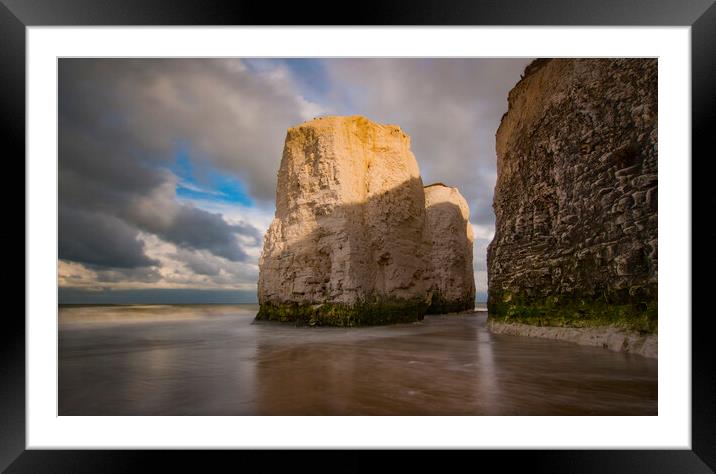 Botany Bay Giants Framed Mounted Print by Clive Eariss