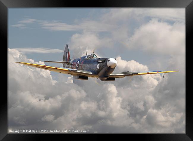 Spitfire - portrait of an icon Framed Print by Pat Speirs