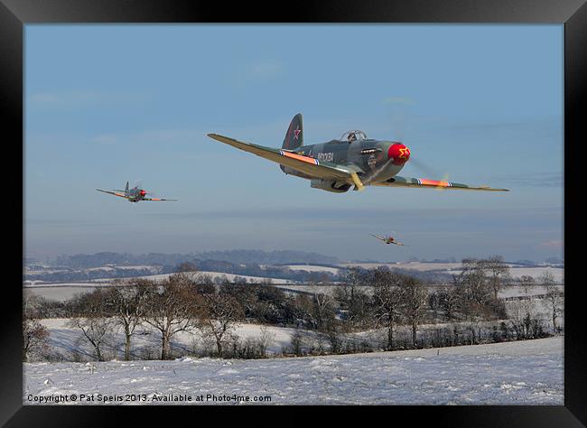 Yak9 - the Russians are coming! Framed Print by Pat Speirs