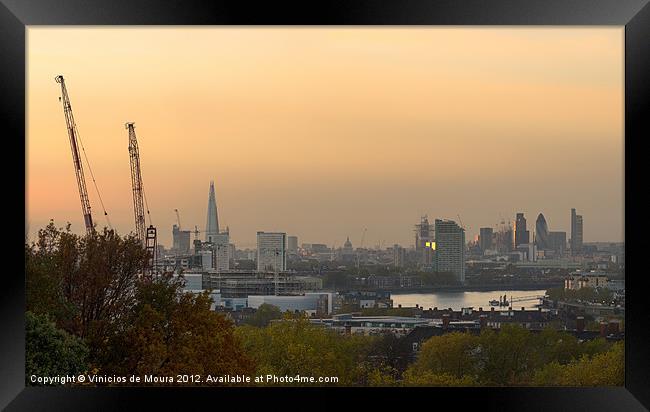 Sunset over London Framed Print by Vinicios de Moura