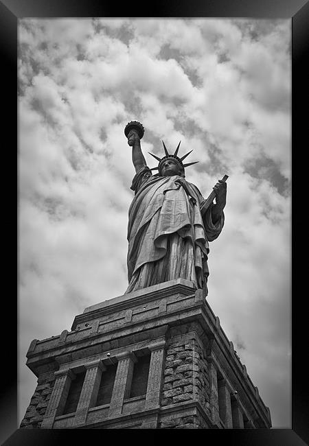 Statue of Liberty Framed Print by Sam Burton