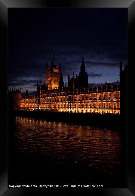Houses of Parliament at night Framed Print by Jolanta  Raczynska