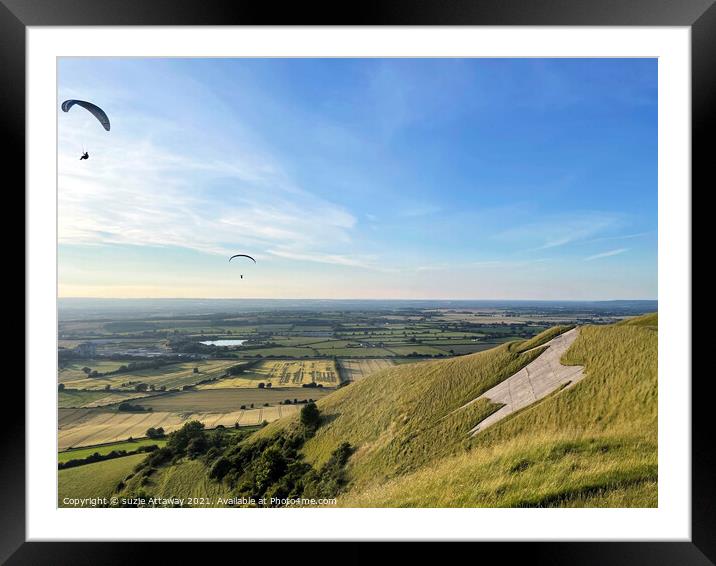 Paragliding at The White Horse, Westbury, Wiltshir Framed Mounted Print by suzie Attaway