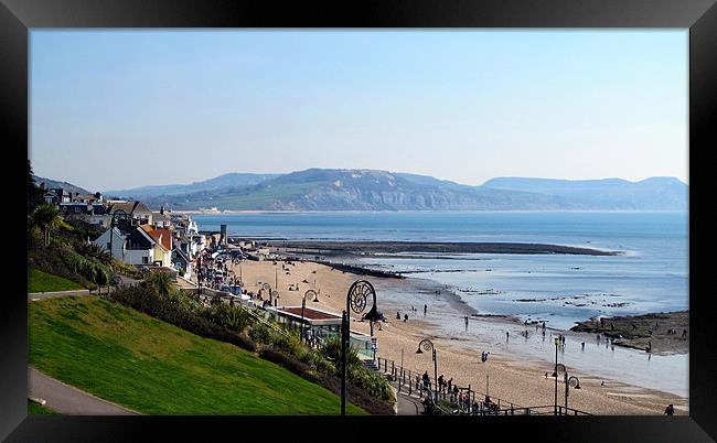 Lyme Bay, Dorset Framed Print by suzie Attaway