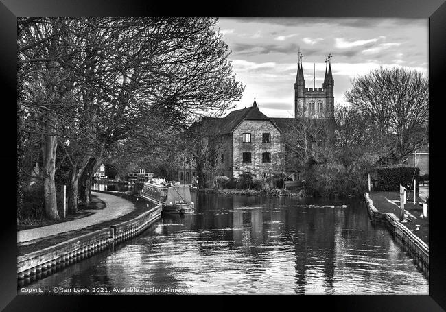 The River Kennet at Newbury  Framed Print by Ian Lewis