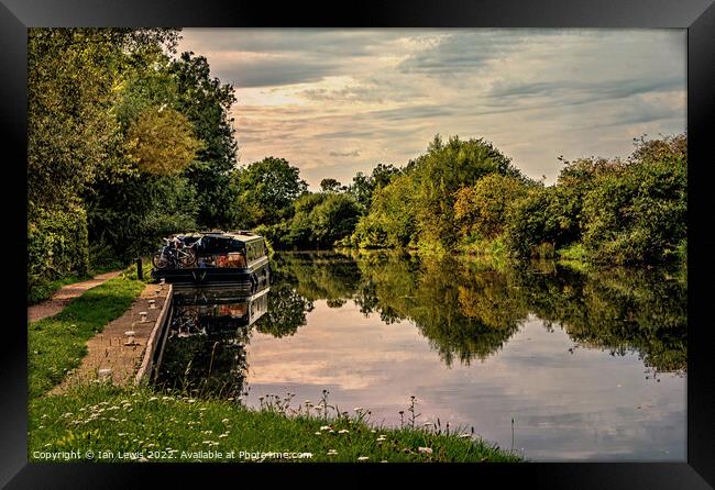 Reflections at Midgham Lock Framed Print by Ian Lewis