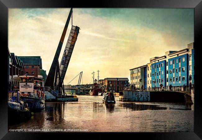 Heading South From Gloucester Docks Framed Print by Ian Lewis