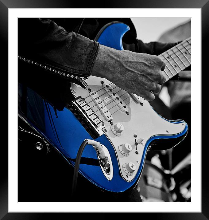 Blues Guitarist Framed Mounted Print by Ian Lewis