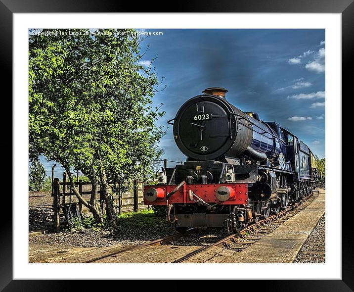 King Edward II Hauling The Mail Framed Mounted Print by Ian Lewis