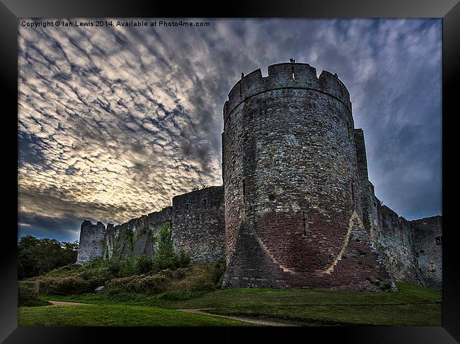 Chepstow Castle Walls  Framed Print by Ian Lewis