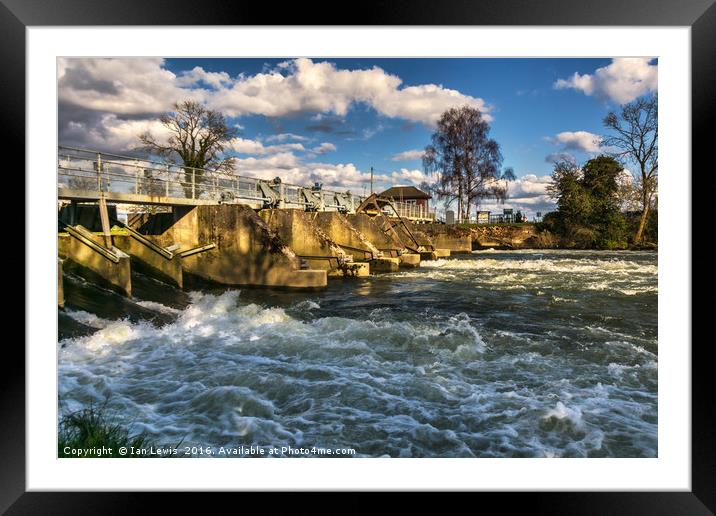 Day's Weir at Little Wittenham Framed Mounted Print by Ian Lewis