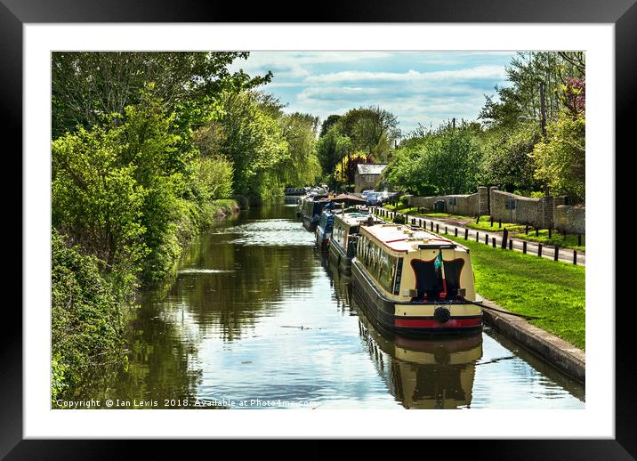 The Oxford Canal At Thrupp Framed Mounted Print by Ian Lewis
