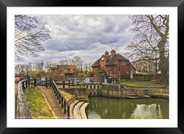 The Lock At Sonning on Thames Framed Mounted Print by Ian Lewis
