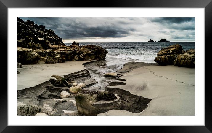 cott valley beach Framed Mounted Print by keith sutton