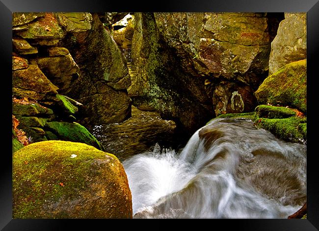 Kissing rock Framed Print by christian De miranda